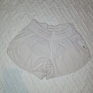 LULULEMON Women's White Athletic Shorts Size 8 Used Great Condition.